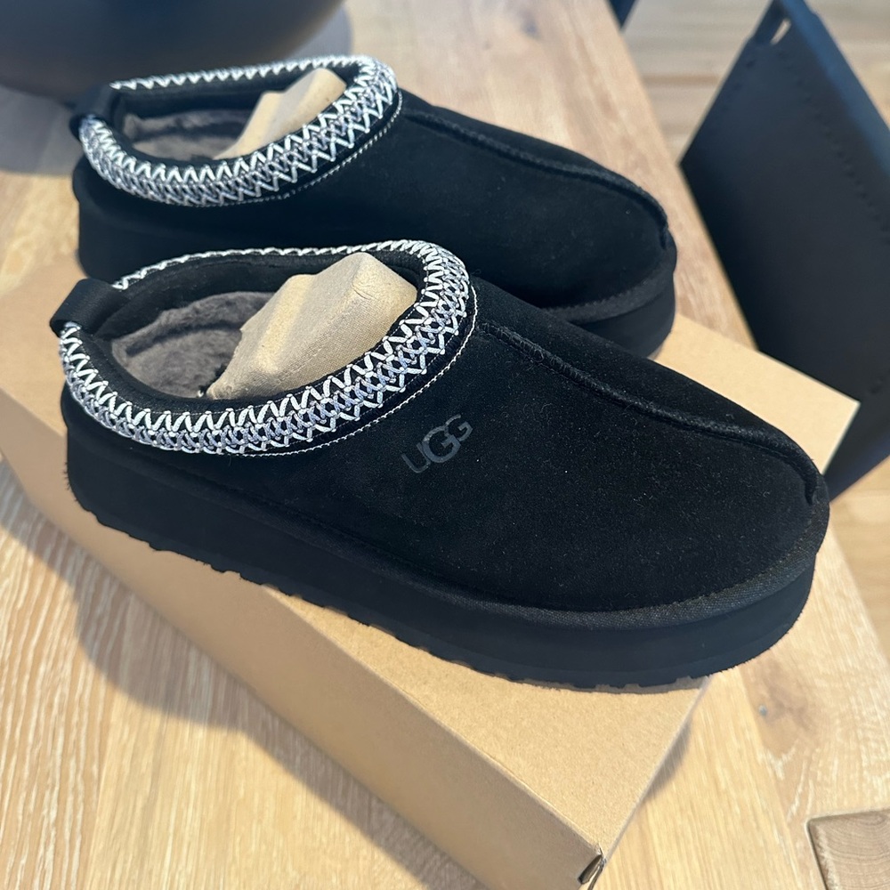 BRAND NEW Ugg Tazz II Platform Slipper Black Size 9